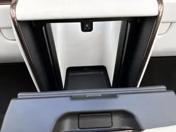 LEXUS LM 350h AWD LUXURY 4-SEAT