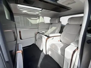 LEXUS LM 350h AWD LUXURY 4-SEAT