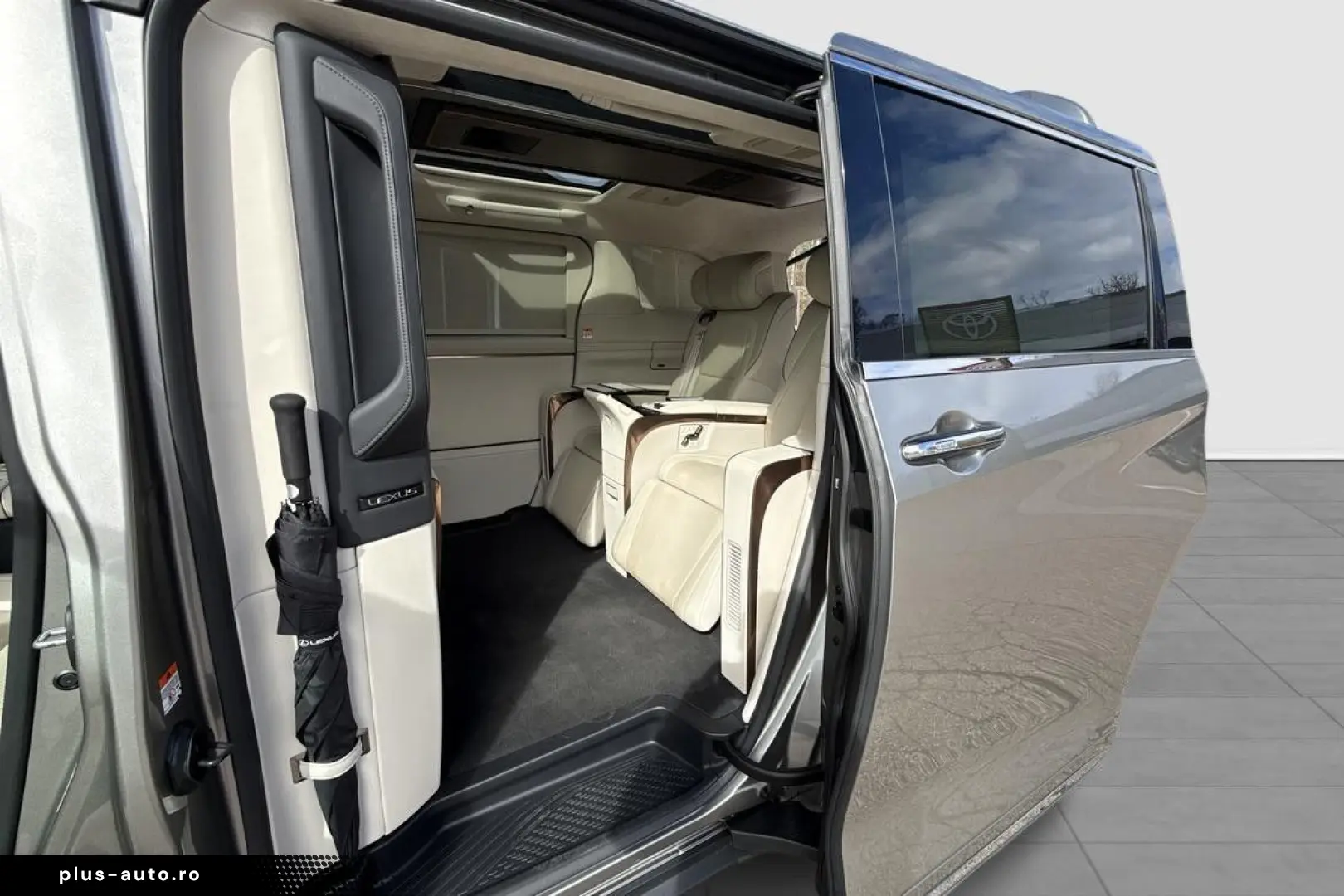 LEXUS LM 350h AWD LUXURY 4-SEAT