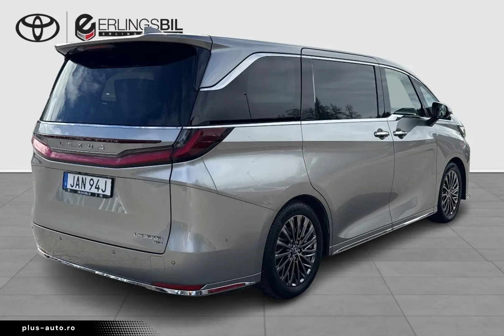 LEXUS LM 350h AWD LUXURY 4-SEAT