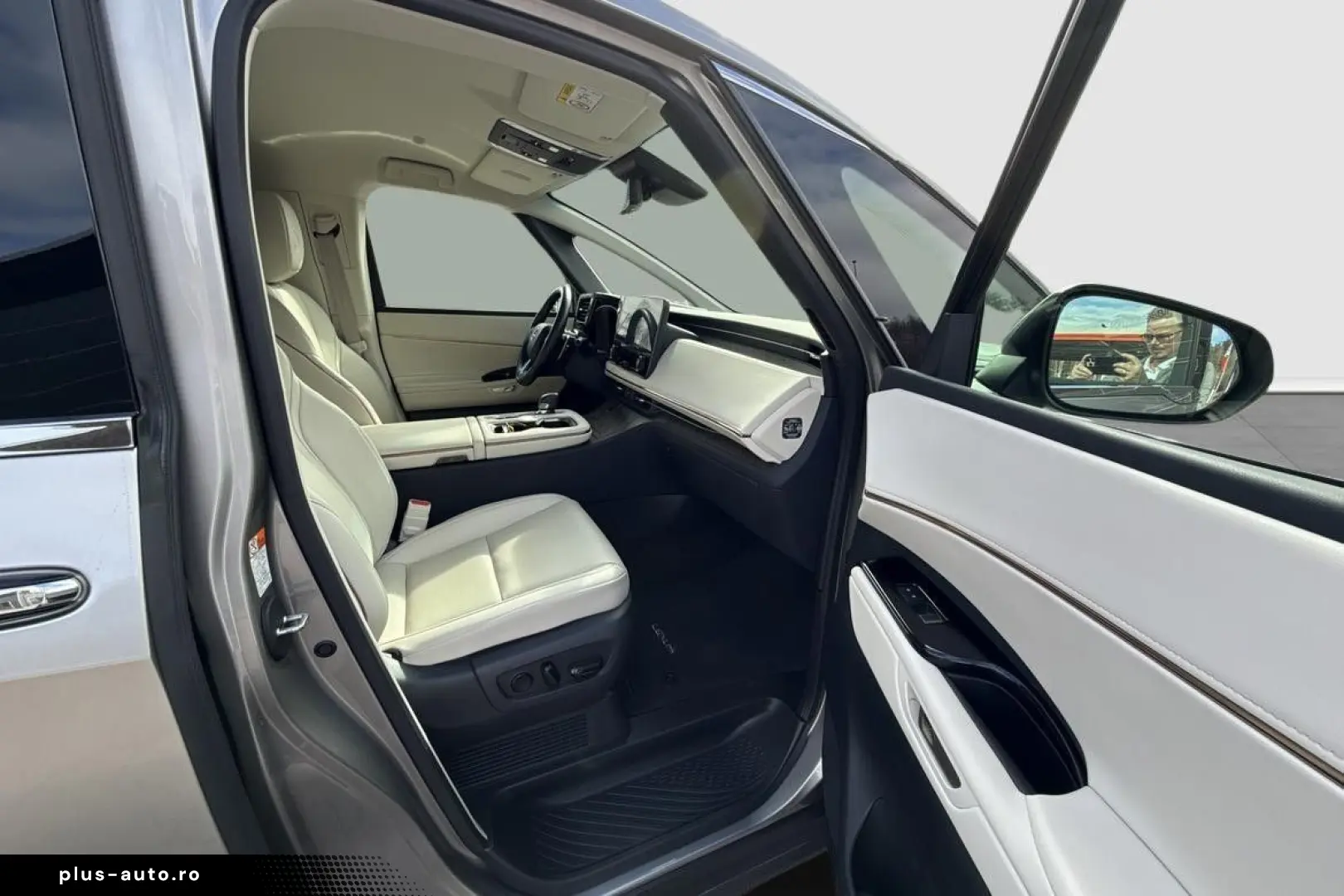 LEXUS LM 350h AWD LUXURY 4-SEAT