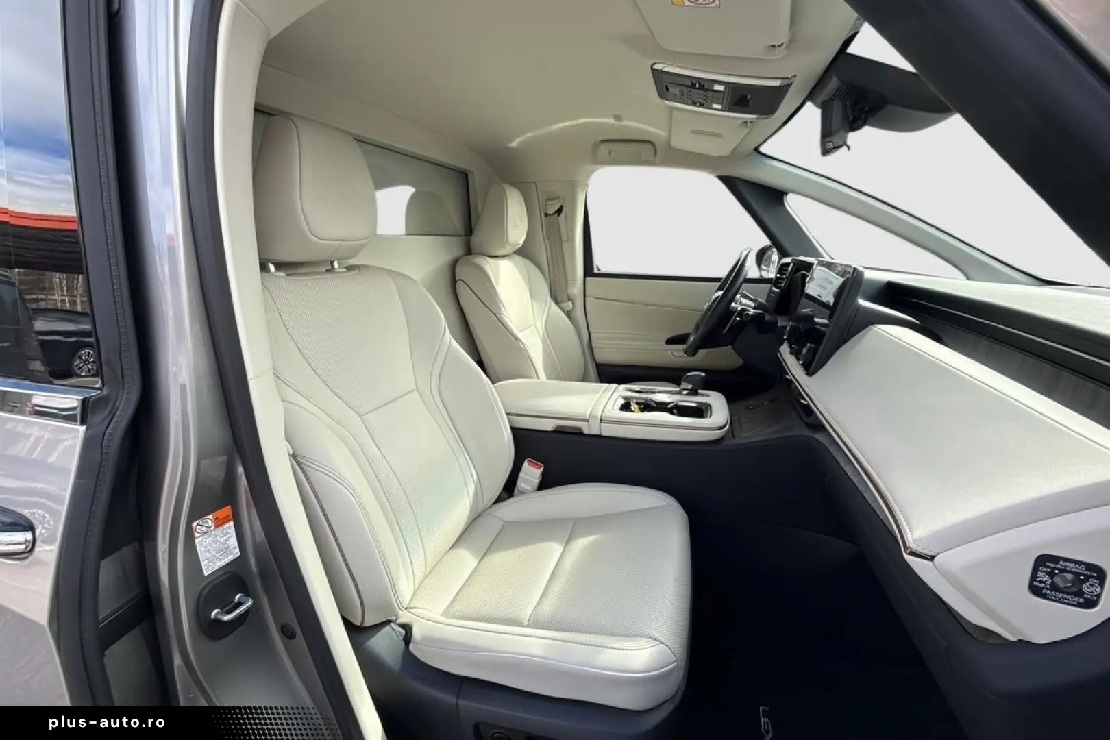 LEXUS LM 350h AWD LUXURY 4-SEAT