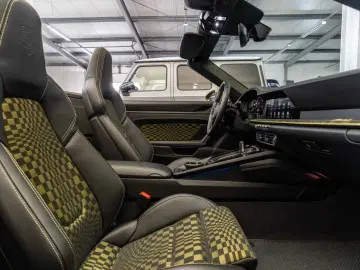 Porsche 992 Spirit 70 PDCC Lift   Bose   2026   910-1500