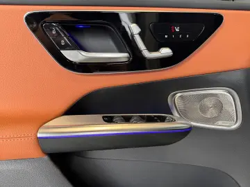 MERCEDES-BENZ GLC 300 d 4M AMG Pano HuD Burm3D D.Light AHK