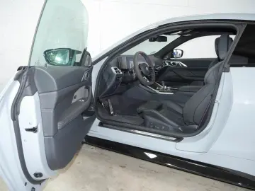 BMW M4 Competition Coupe Carbon