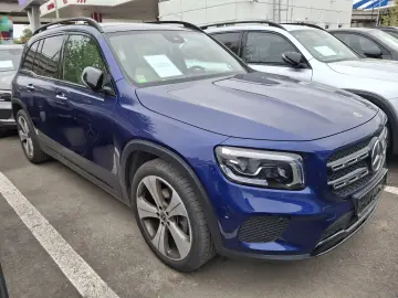 Mercedes-Benz GLB 220
