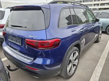 Mercedes-Benz GLB 220