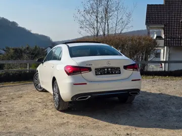 MERCEDES-BENZ A 250 e Limousine Prog. PANO KAM LED WIDE 18