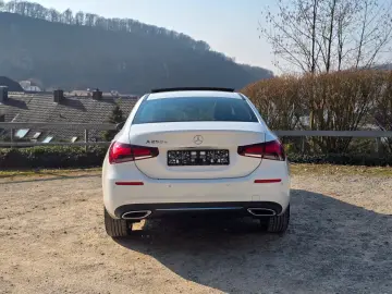 MERCEDES-BENZ A 250 e Limousine Prog. PANO KAM LED WIDE 18