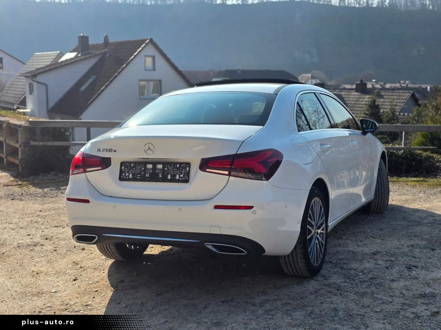 MERCEDES-BENZ A 250 e Limousine Prog. PANO KAM LED WIDE 18