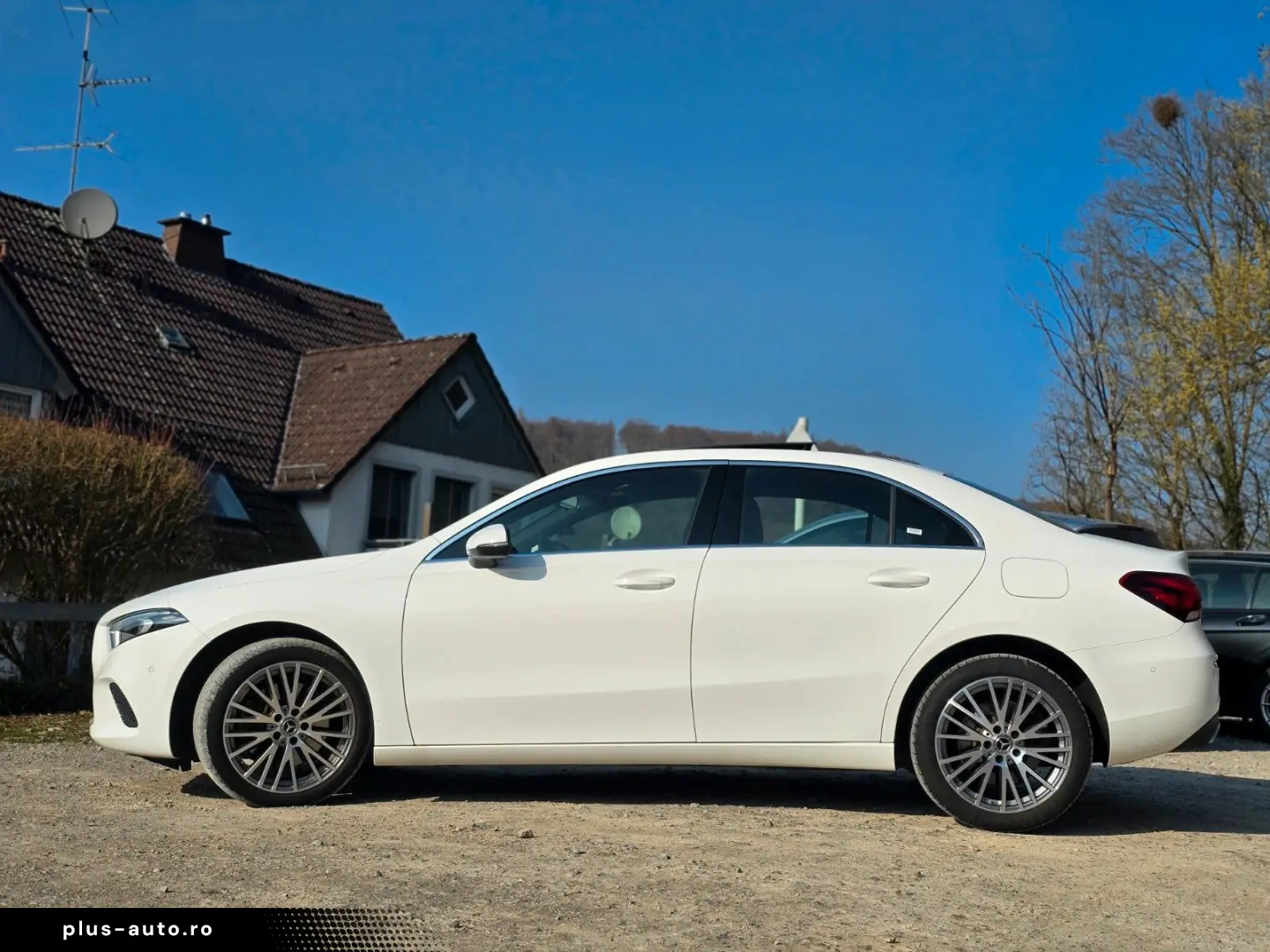 MERCEDES-BENZ A 250 e Limousine Prog. PANO KAM LED WIDE 18
