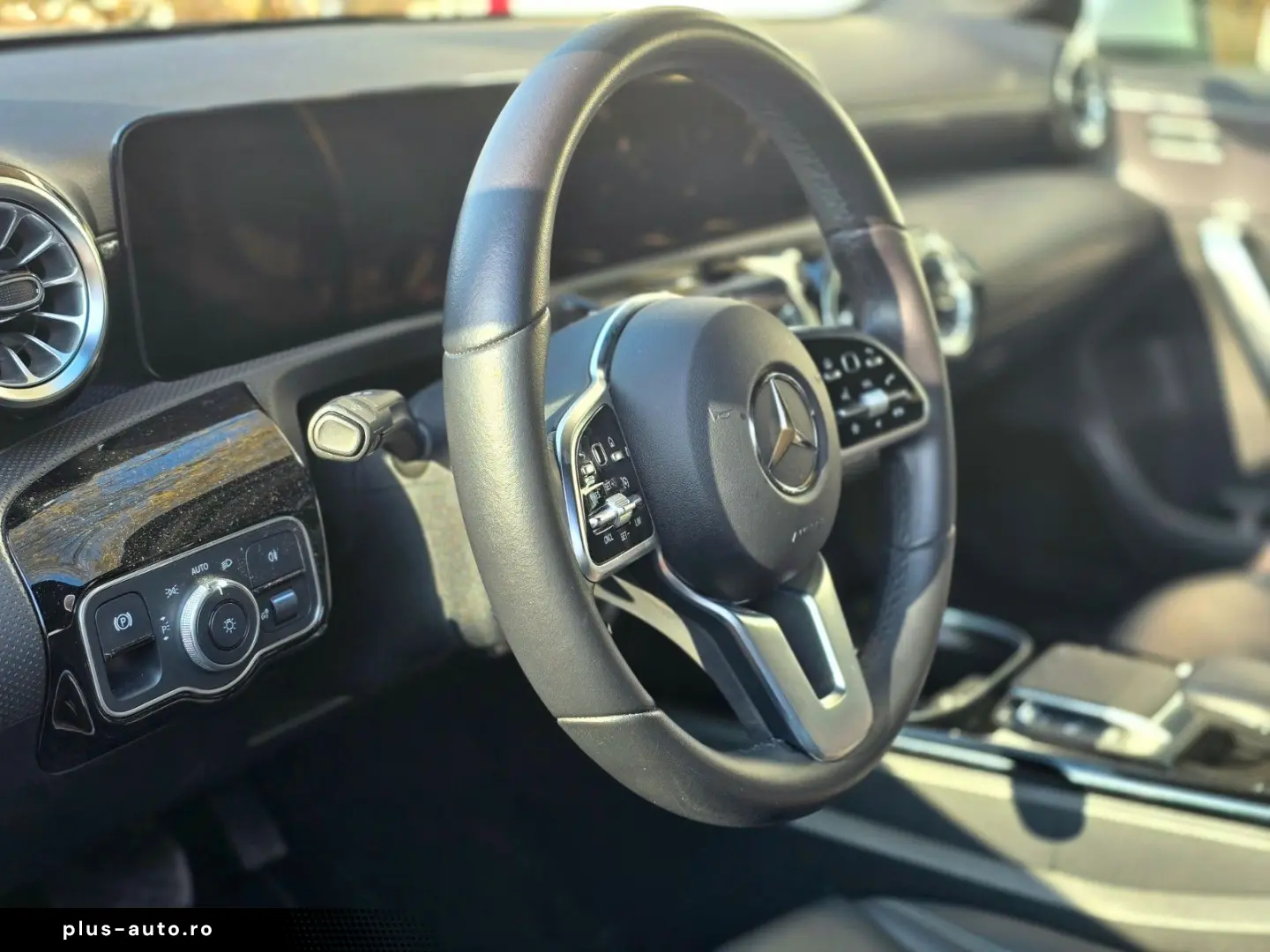 MERCEDES-BENZ A 250 e Limousine Prog. PANO KAM LED WIDE 18