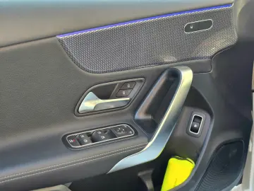 MERCEDES-BENZ A 250 e Limousine Prog. PANO KAM LED WIDE 18