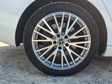 MERCEDES-BENZ A 250 e Limousine Prog. PANO KAM LED WIDE 18