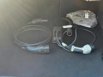 MERCEDES-BENZ A 250 e Limousine Prog. PANO KAM LED WIDE 18