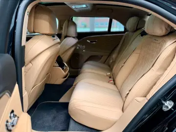 Bentley Flying Spur Azure V8