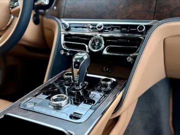 Bentley Flying Spur Azure V8