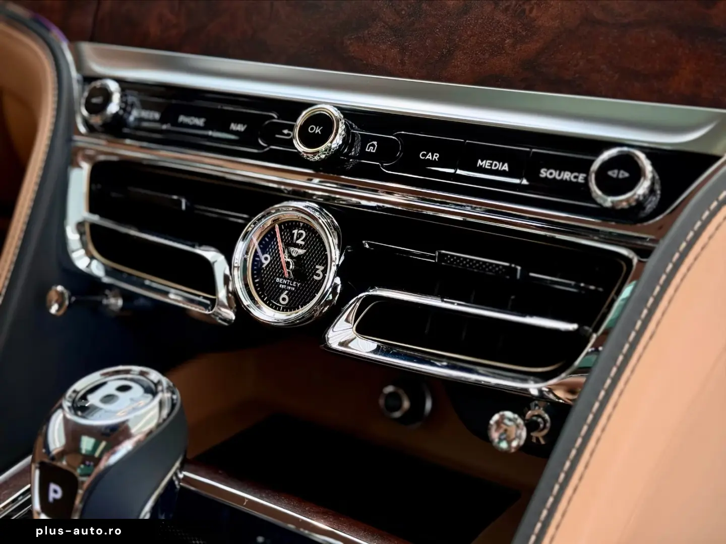 Bentley Flying Spur Azure V8