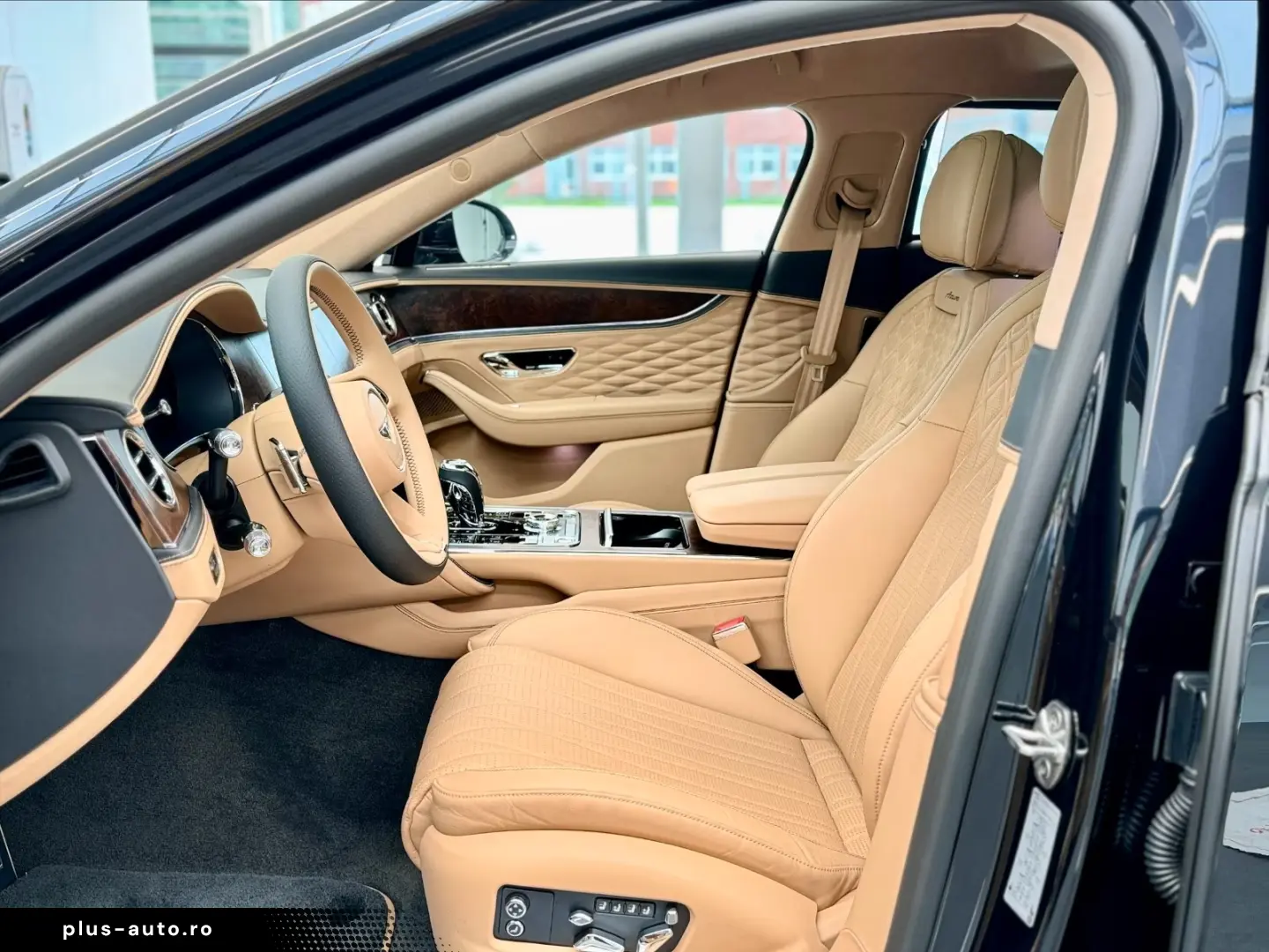 Bentley Flying Spur Azure V8