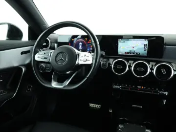MERCEDES-BENZ CLA 250 e  AMG-Line PTS Kamera Navigation