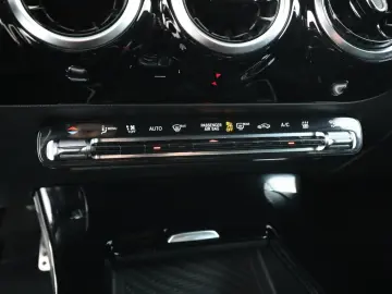 MERCEDES-BENZ CLA 250 e  AMG-Line PTS Kamera Navigation