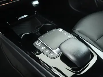 MERCEDES-BENZ CLA 250 e  AMG-Line PTS Kamera Navigation