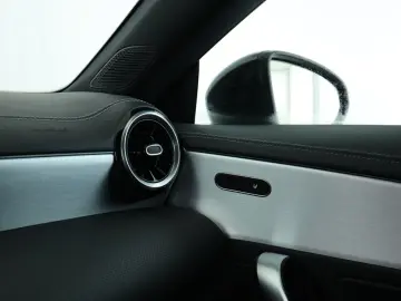 MERCEDES-BENZ CLA 250 e  AMG-Line PTS Kamera Navigation