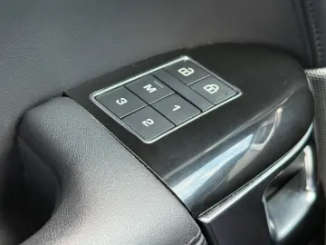 LAND ROVER Sport P400e PHEV Autobiography Netto €48.250 -