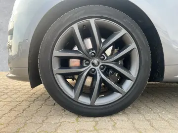 LAND ROVER Range Rover Sport P440e Dynamic HSE  AHKel. Pano