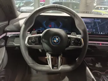 BMW 550e xDrive M Sport LED Navi 360 HuD ACC