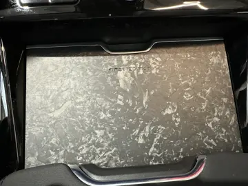 LAND ROVER Range Rover Sport P530 4.4 V8  First Edition