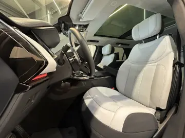 LAND ROVER Range Rover Sport P530 4.4 V8  First Edition