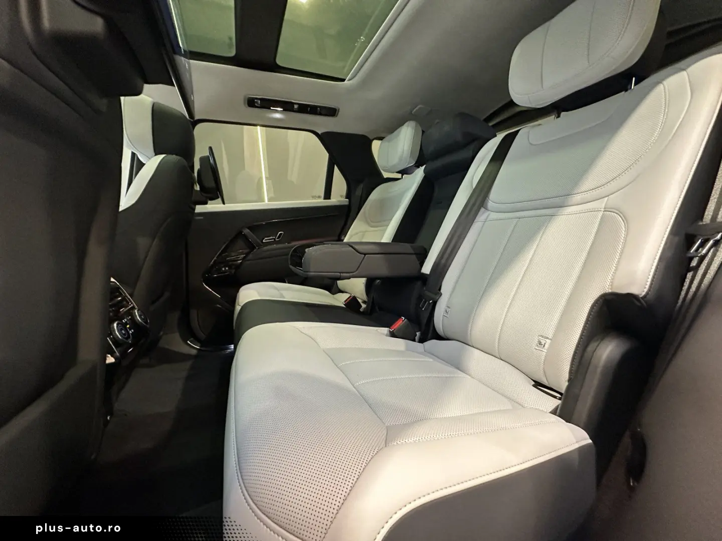 LAND ROVER Range Rover Sport P530 4.4 V8  First Edition