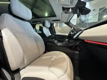 LAND ROVER Range Rover Sport P530 4.4 V8  First Edition