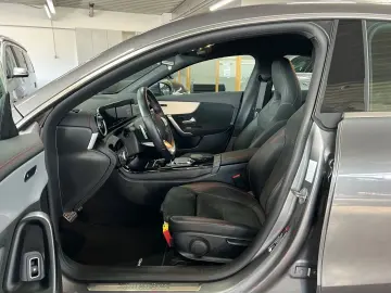 MERCEDES-BENZ CLA 250 e Coupe AMG LINE Business KeyGO PARK