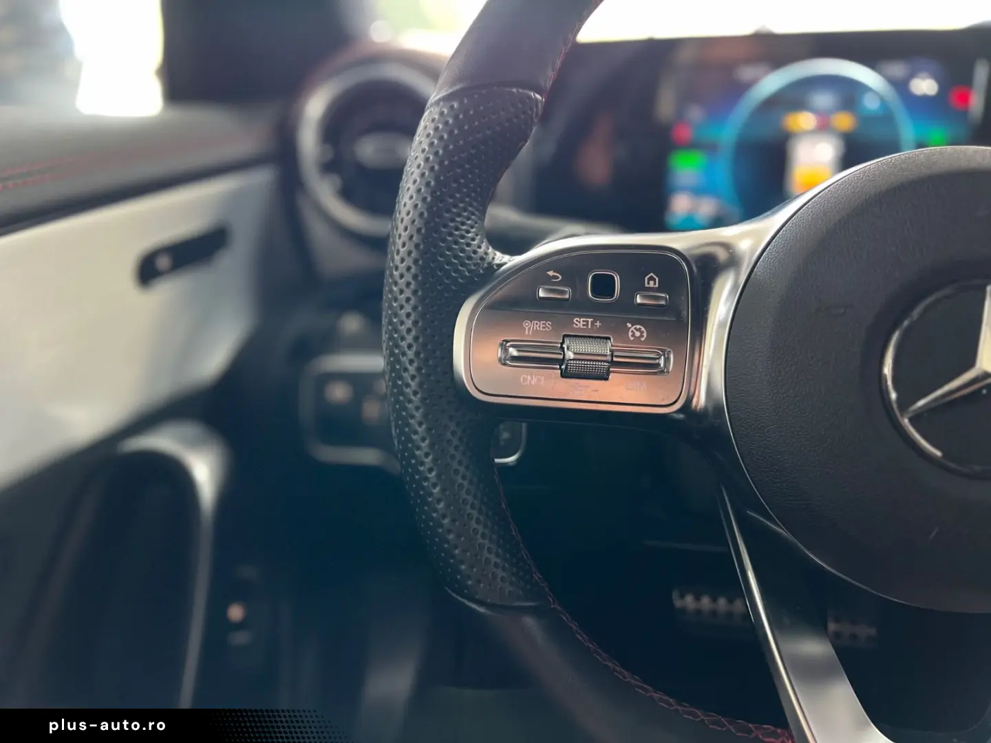 MERCEDES-BENZ CLA 250 e Coupe AMG LINE Business KeyGO PARK