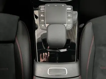 MERCEDES-BENZ CLA 250 e Coupe AMG LINE Business KeyGO PARK