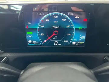 MERCEDES-BENZ CLA 250 e Coupe AMG LINE Business KeyGO PARK