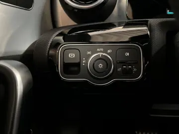 MERCEDES-BENZ CLA 250 e Coupe AMG LINE Business KeyGO PARK