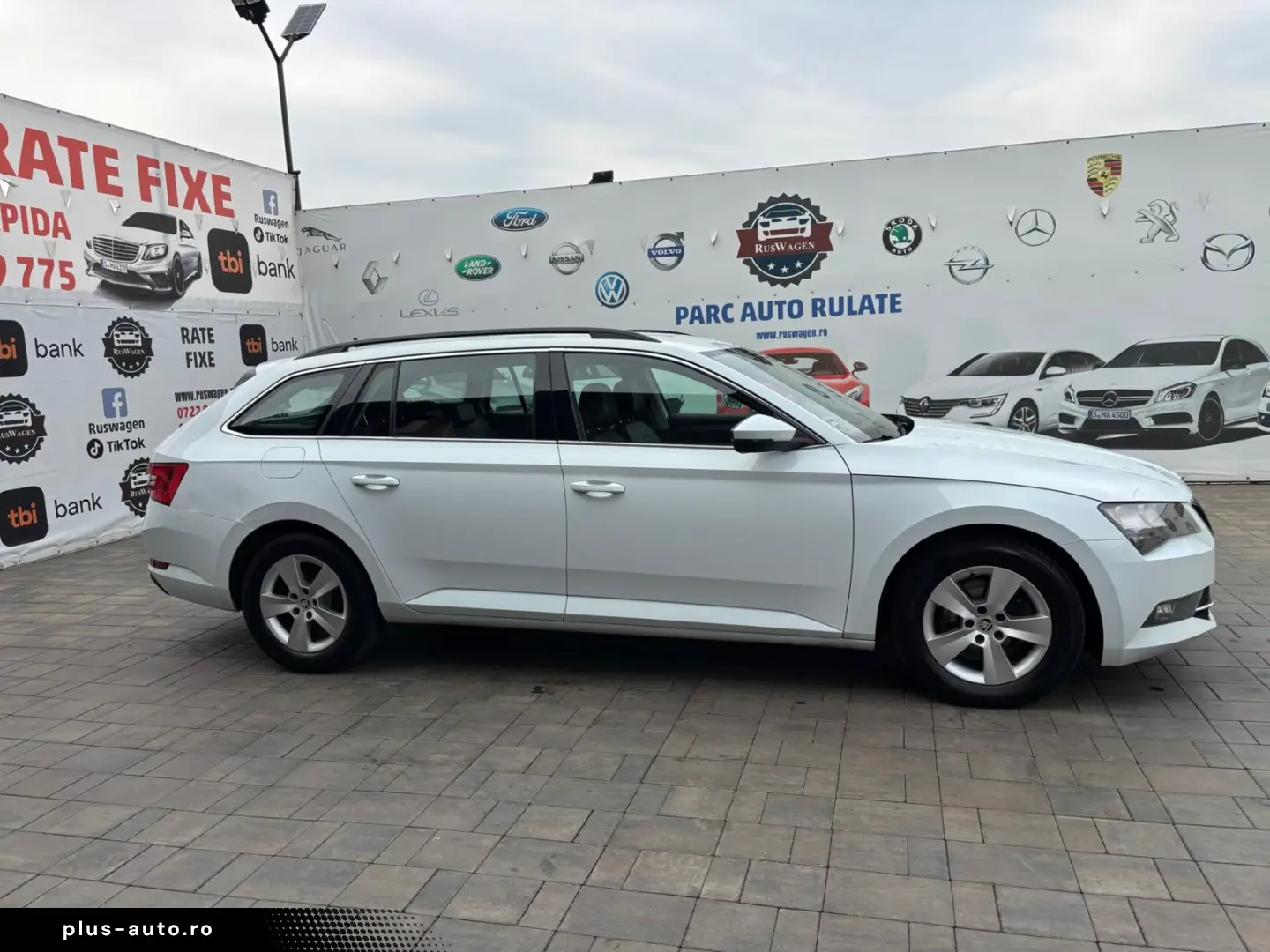 Skoda Superb 2017 11