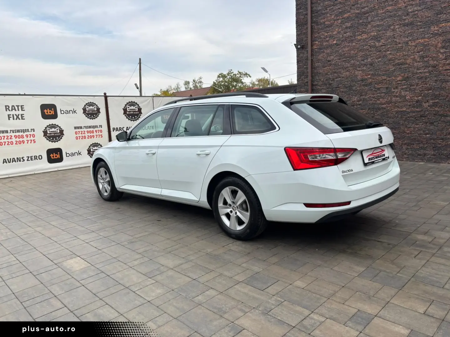 Skoda Superb 2017 11