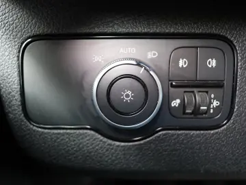 Mercedes-Benz Sprinter L2H2 2.2D 143CP