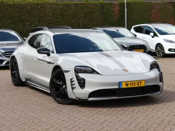 PORSCHE Taycan Cross Turismo 4 93 kWh   SoH 92 2%   Pano