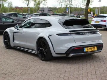 PORSCHE Taycan Cross Turismo 4 93 kWh   SoH 92 2%   Pano