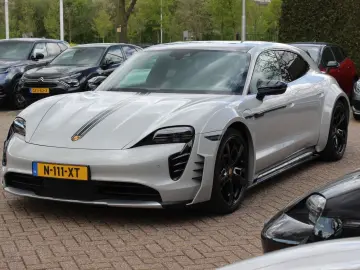 PORSCHE Taycan Cross Turismo 4 93 kWh   SoH 92 2%   Pano
