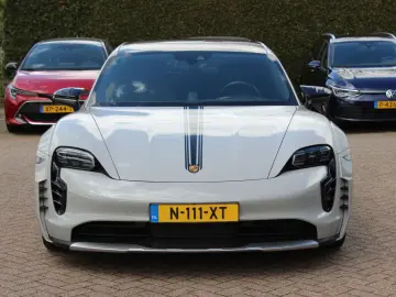PORSCHE Taycan Cross Turismo 4 93 kWh   SoH 92 2%   Pano