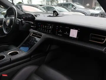 PORSCHE Taycan Cross Turismo 4 93 kWh   SoH 92 2%   Pano