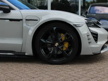 PORSCHE Taycan Cross Turismo 4 93 kWh   SoH 92 2%   Pano