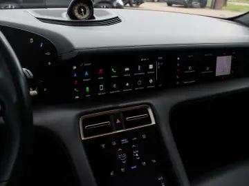 PORSCHE Taycan Cross Turismo 4 93 kWh   SoH 92 2%   Pano