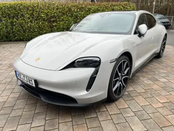 PORSCHE Sport Turismo Pano HUD Bose Luft Perf HAL 21